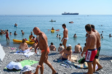 Genova, domenica di agosto sulle spiagge