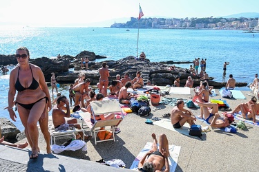 Genova, domenica di agosto sulle spiagge