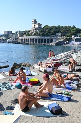 Genova, domenica di agosto sulle spiagge