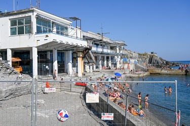 Genova, domenica di agosto sulle spiagge