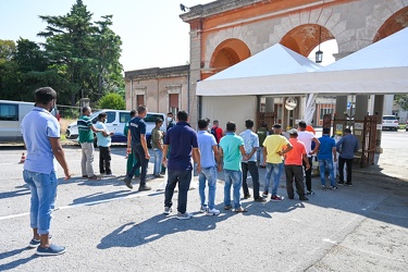 Genova, tamponi drive-in e walk-in