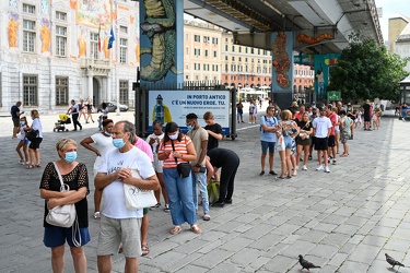 Genova, prima settimana dopo ferragosto - turisti porto antico