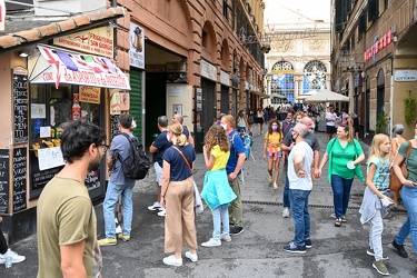 Genova, prima settimana dopo ferragosto - turisti porto antico