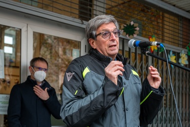 Genova, plesso scolastico Teglia - assemblea in cortile su probl