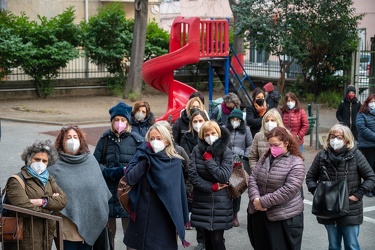 Genova, plesso scolastico Teglia - assemblea in cortile su probl