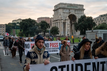 Genova, manifestazione no vax del sabato pomeriggio