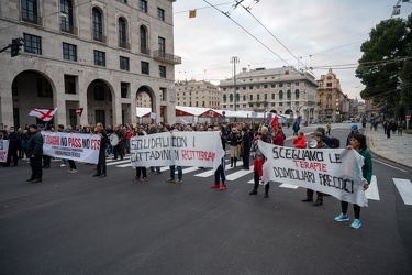 Genova, manifestazione no vax del sabato pomeriggio