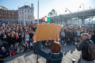 Genova, piazza Caricamento - manifestazione no vax no green pass