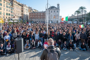 Genova, piazza Caricamento - manifestazione no vax no green pass