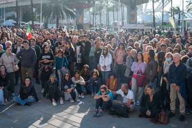 Genova, piazza Caricamento - manifestazione no vax no green pass