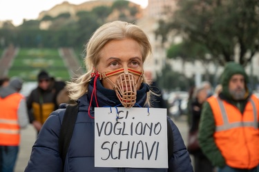 Genova, piazza della vittoria - consueta manifestazione no vax d