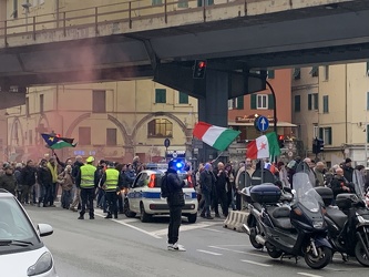 Genova, piazza Cavour - ennesima manifestazione no vax del sabat