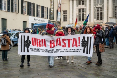 Genova, manifestazione No Vax No Gren Pass