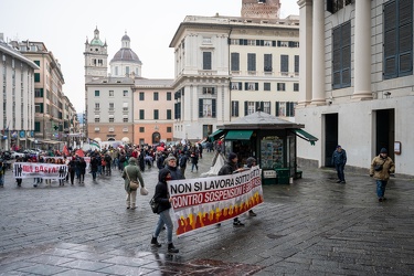 Genova, manifestazione No Vax No Gren Pass