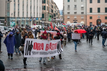 Genova, manifestazione No Vax No Gren Pass