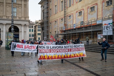 Genova, manifestazione No Vax No Gren Pass