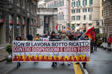 Genova, manifestazione No Vax No Gren Pass