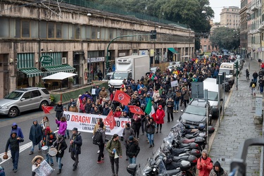 Genova, manifestazione No Vax No Gren Pass