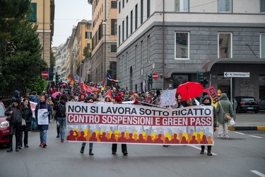 Genova, manifestazione No Vax No Gren Pass