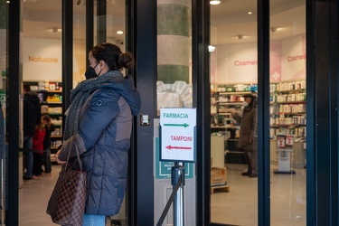 Genova, nuove regole green pass, tamponi in farmacia