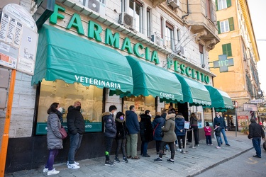 Genova, nuove regole green pass, tamponi in farmacia