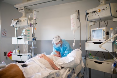 Genova, ospedale San Martino - terapia intensiva Covid