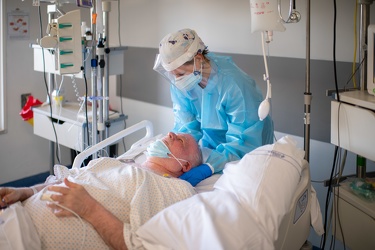 Genova, ospedale San Martino - terapia intensiva Covid