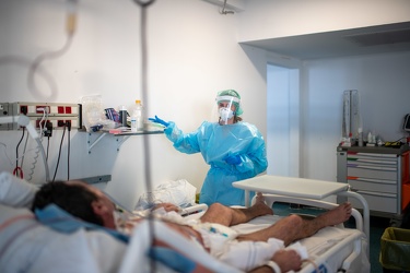 Genova, ospedale San Martino - terapia intensiva Covid