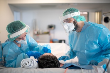 Genova, ospedale San Martino - terapia intensiva Covid