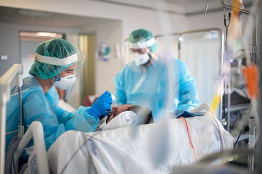 Genova, ospedale San Martino - terapia intensiva Covid