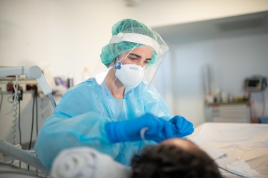 Genova, ospedale San Martino - terapia intensiva Covid