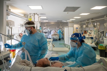 Genova, ospedale San Martino - terapia intensiva Covid