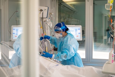 Genova, ospedale San Martino - terapia intensiva Covid