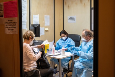 Genova, hub vaccinale teatro gioventu