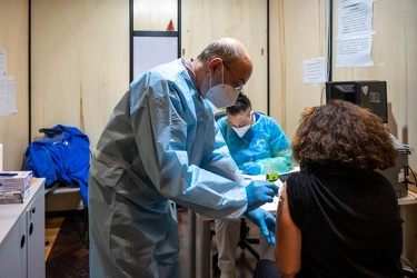 Genova, hub vaccinale teatro gioventu