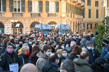 Genova, prefettura - manifestazione ristoratori contro restrizio