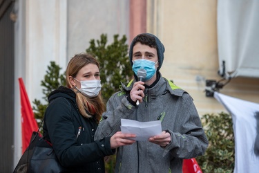 Genova, piazza De Ferrari - manifestazione studenti contro didat