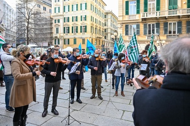 Genova, prefettura - protesta musicisti e operatori dello spetta