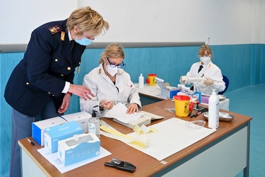 Genova, via dei mille, caserma Sturla - inizia la vaccinazione p