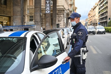 Genova, Sampierdarena - controlli polizia municipale ordinanza m