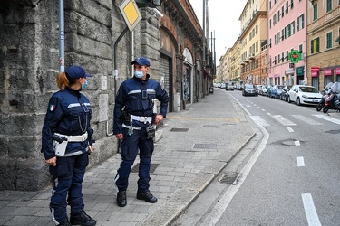 Genova, Sampierdarena - controlli polizia municipale ordinanza m