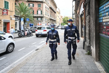 Genova, Sampierdarena - controlli polizia municipale ordinanza m