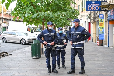 Genova, Sampierdarena - controlli polizia municipale ordinanza m