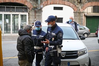 Genova, Sampierdarena - controlli polizia municipale ordinanza m