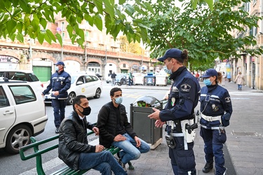 Genova, Sampierdarena - controlli polizia municipale ordinanza m