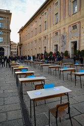 Genova, piazza De Ferrari - flash mob protesta scuola contro Did