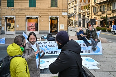 Genova, largo Lanfranco - manifestazione sovranisti con dispiega