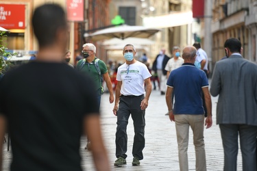 Genova, centro - ordinanza mascherina all'aperto causa covid