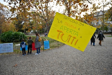 Genova - parco Acquasola - presidio contro insegnamento a distan