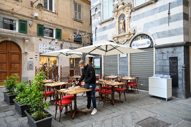Genova, piazza Soziglia - dehors caffetteria che la sera viene c